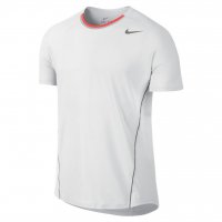 vit tennisskjorta utan krage