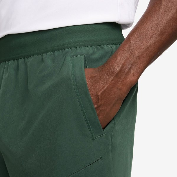 Nike Court Advantage Shorts 6 in Green Mens